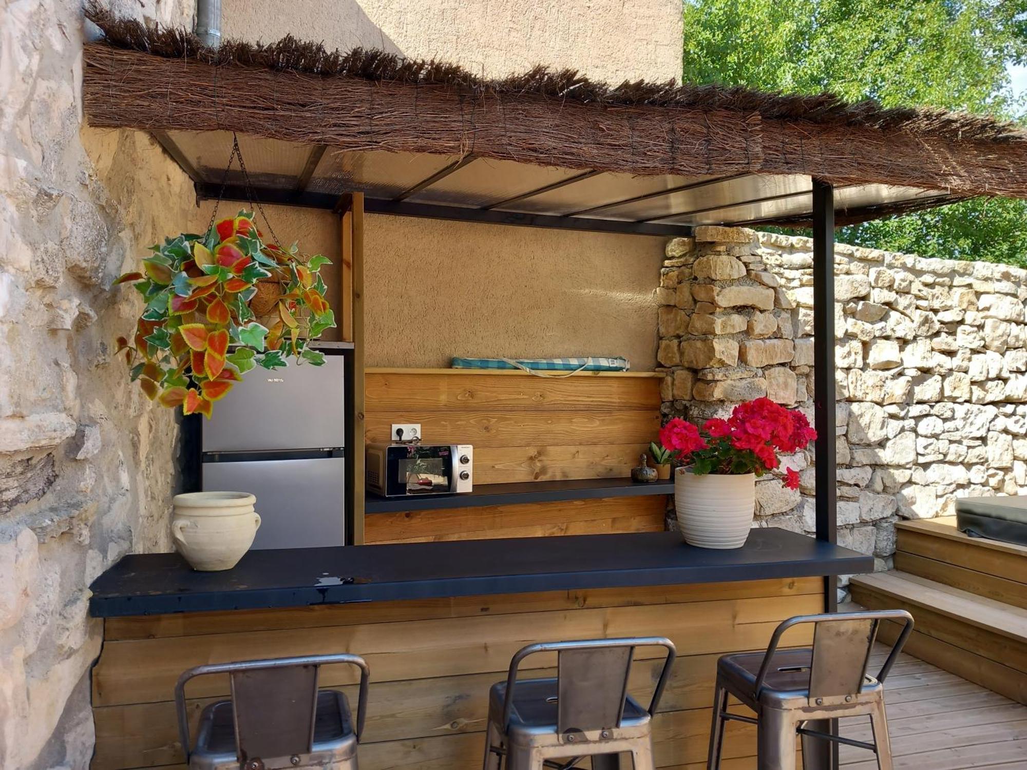 Chez Daniele Chambre Avec Jacuzzi Et Terrasse Privee Murs  Εξωτερικό φωτογραφία