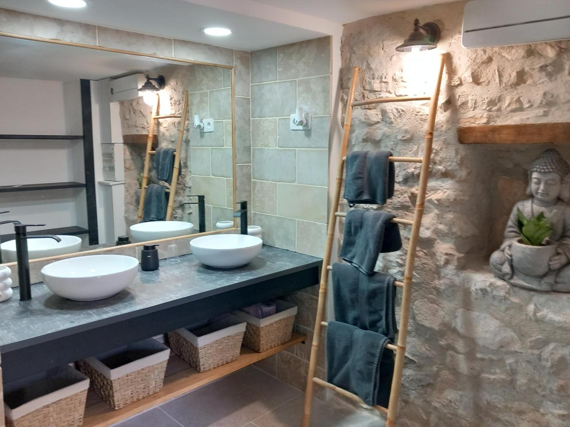 Chez Daniele Chambre Avec Jacuzzi Et Terrasse Privee Murs  Εξωτερικό φωτογραφία