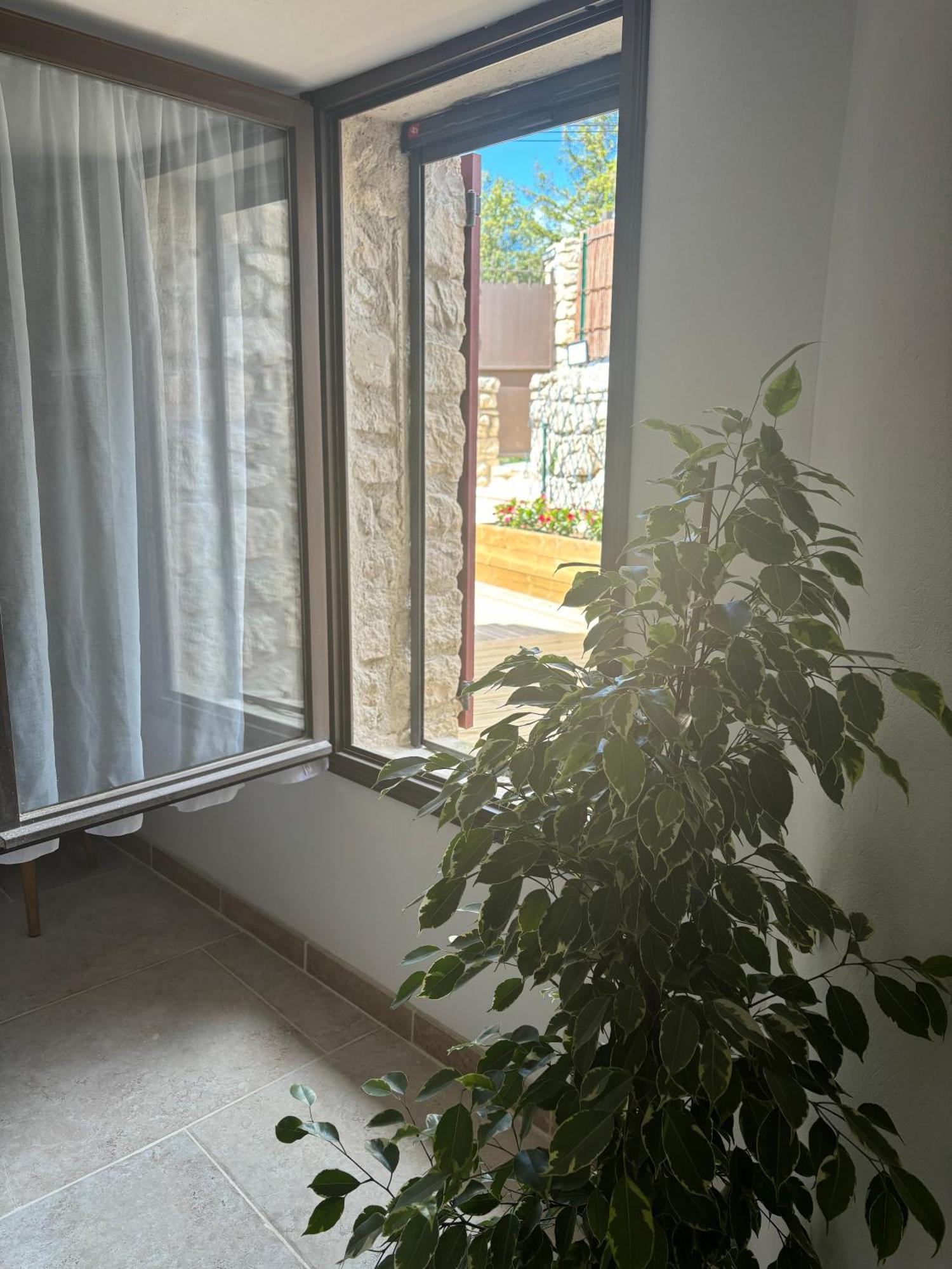 Chez Daniele Chambre Avec Jacuzzi Et Terrasse Privee Murs  Εξωτερικό φωτογραφία